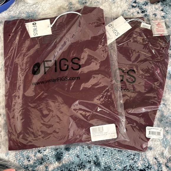 NEW Figs Casma & Yola Skinny Scrub SET in Burgundy - Picture 4 of 4